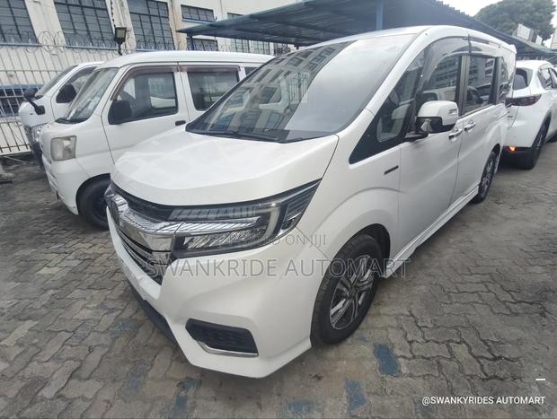 Honda Stepwgn 2019 White