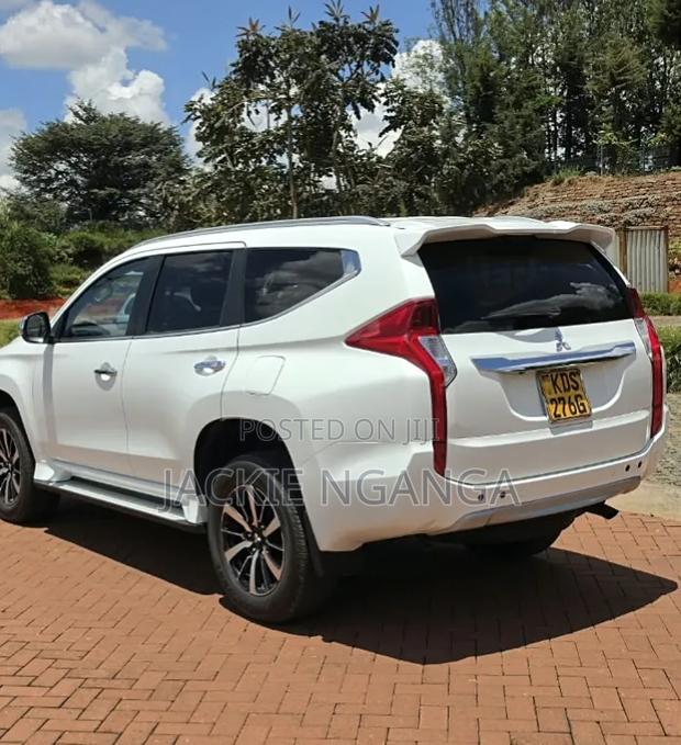 Mitsubishi Pajero 2022 White