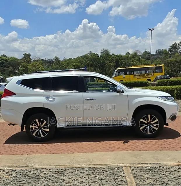 Mitsubishi Pajero 2022 White