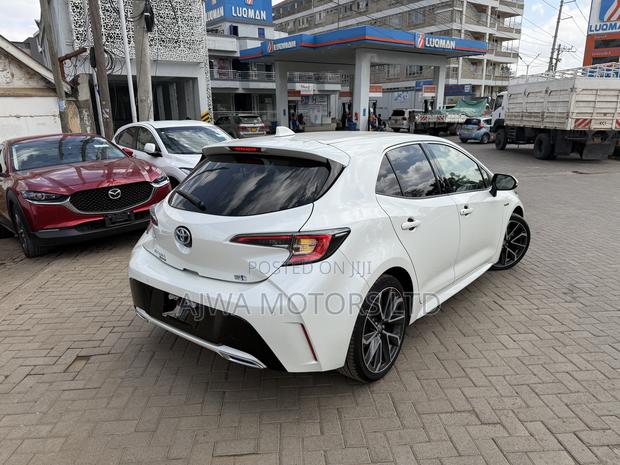 Toyota Corolla Hatchback 2019 White