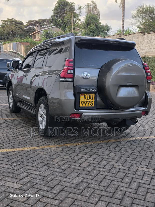 Toyota Land Cruiser Prado 2013 Brown