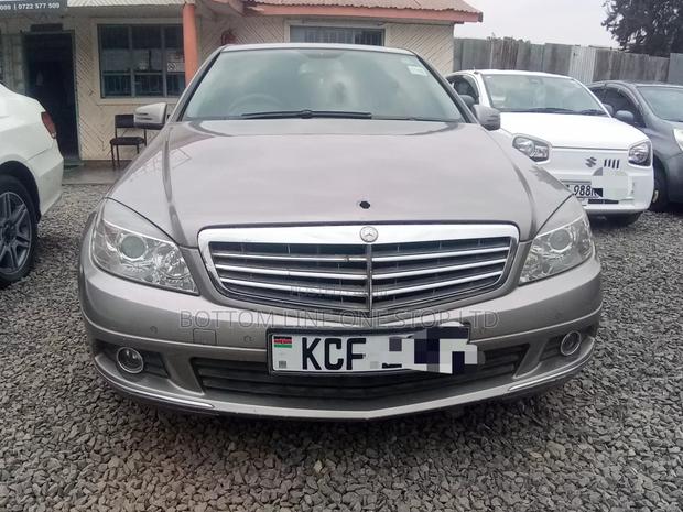 Mercedes-Benz C220 2009 Gold