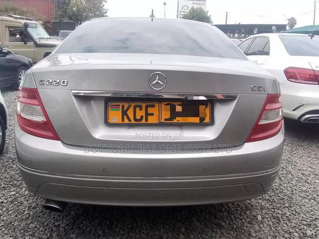 Mercedes-Benz C220 2009 Gold