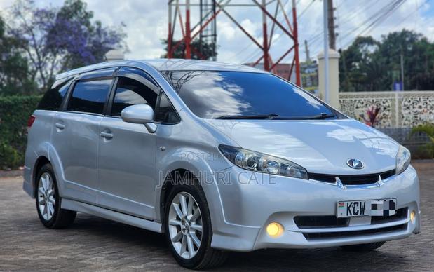 Toyota Wish 2012 Silver