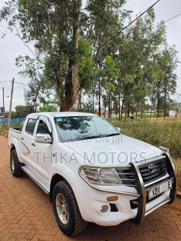 Toyota Hilux 2013 White