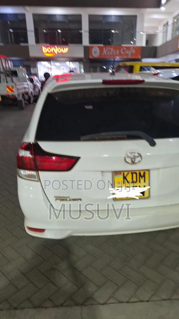 Toyota Corolla Fielder 1.5 Petrol AWD 2015 White