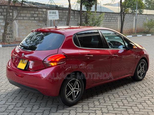 Peugeot 208 2016 Burgundy
