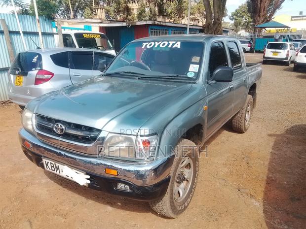 Toyota Hilux 2.5 Cab 2005 Gray