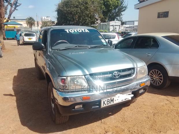 Toyota Hilux 2.5 Cab 2005 Gray