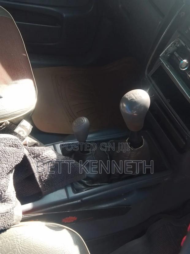 Toyota Hilux 2.5 Cab 2005 Gray