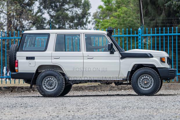 Toyota Land Cruiser 79 Series 2024 White