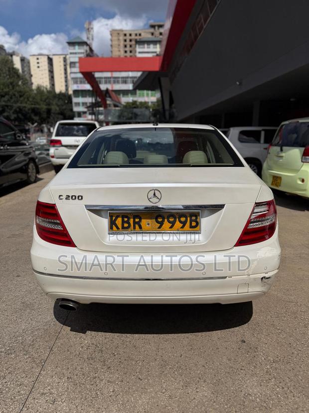 Mercedes-Benz C200 2011 White