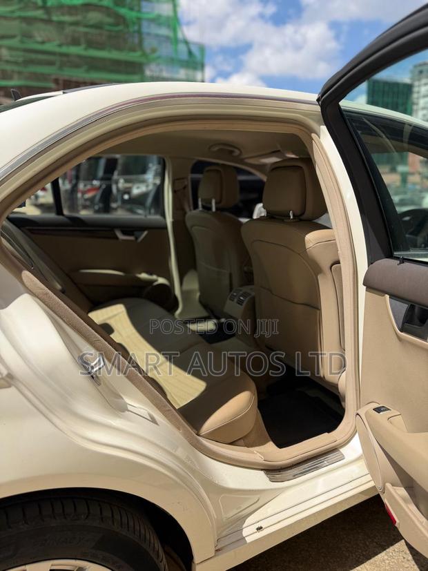 Mercedes-Benz C200 2011 White