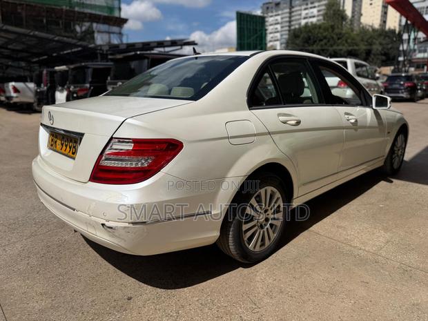 Mercedes-Benz C200 2011 White