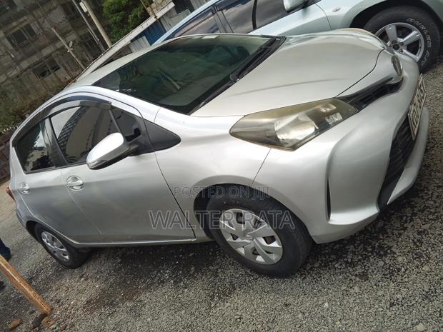 Toyota Vitz 1.0 FWD 5dr 2015 Silver