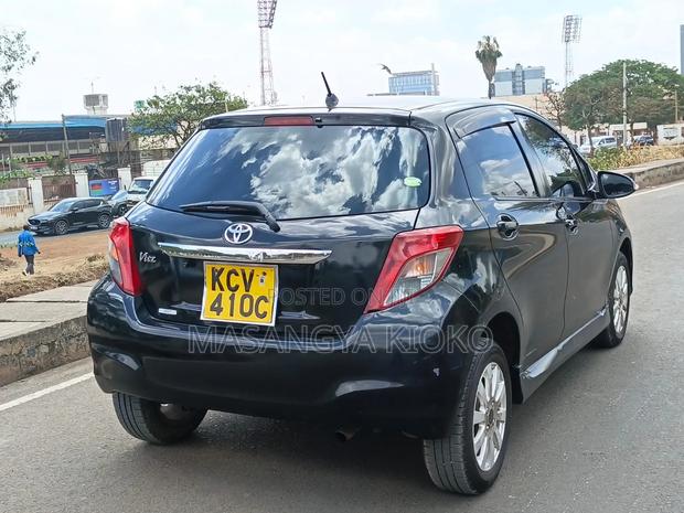 Toyota Vitz 2012 Black