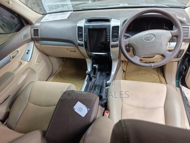 Toyota Land Cruiser Prado 2006 Green