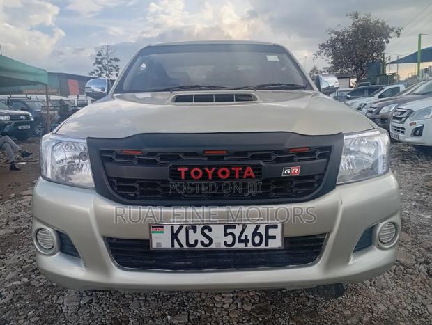Toyota Hilux 2011 Silver