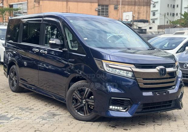 Honda Stepwgn 2019 Blue