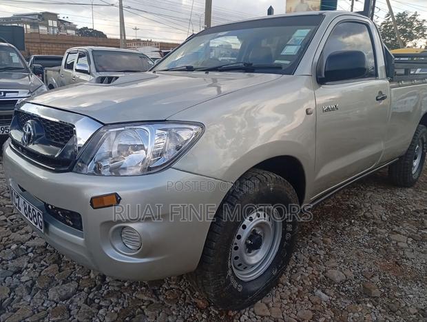 Toyota Hilux 2011 Silver