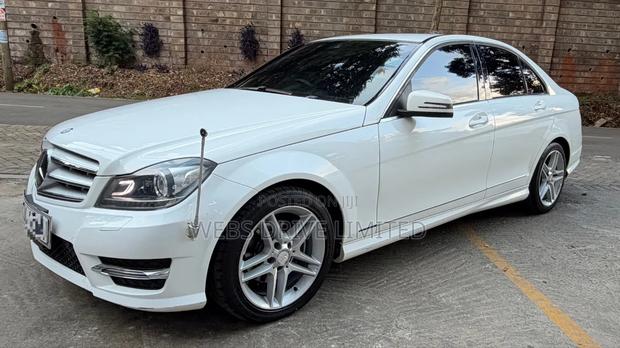 Mercedes-Benz C200 2014 Pearl