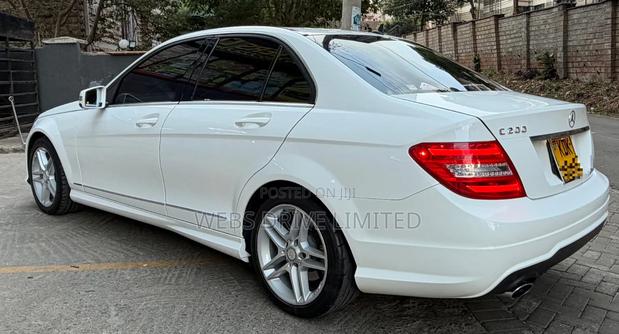 Mercedes-Benz C200 2014 Pearl