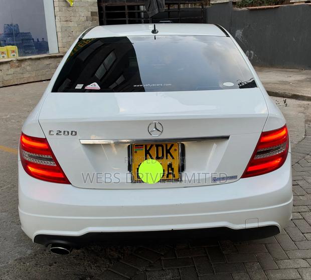 Mercedes-Benz C200 2014 Pearl