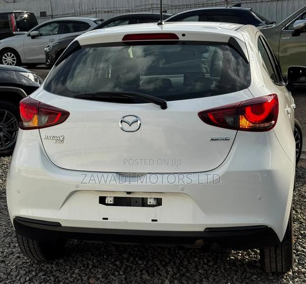 Mazda 2 2021 White